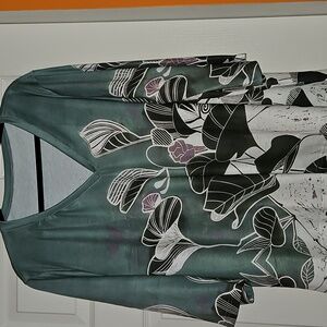 Flower Print 3/4 Sleeves V-Neck Top 2XL